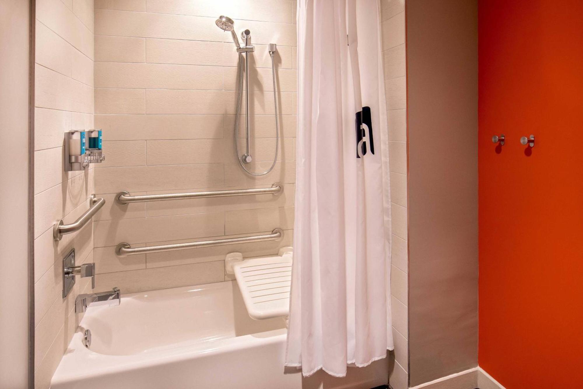 Aloft Alpharetta Hotel Bagian luar foto