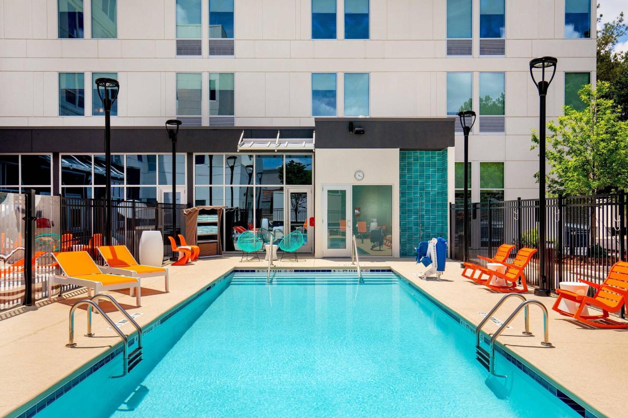 Aloft Alpharetta Hotel Bagian luar foto