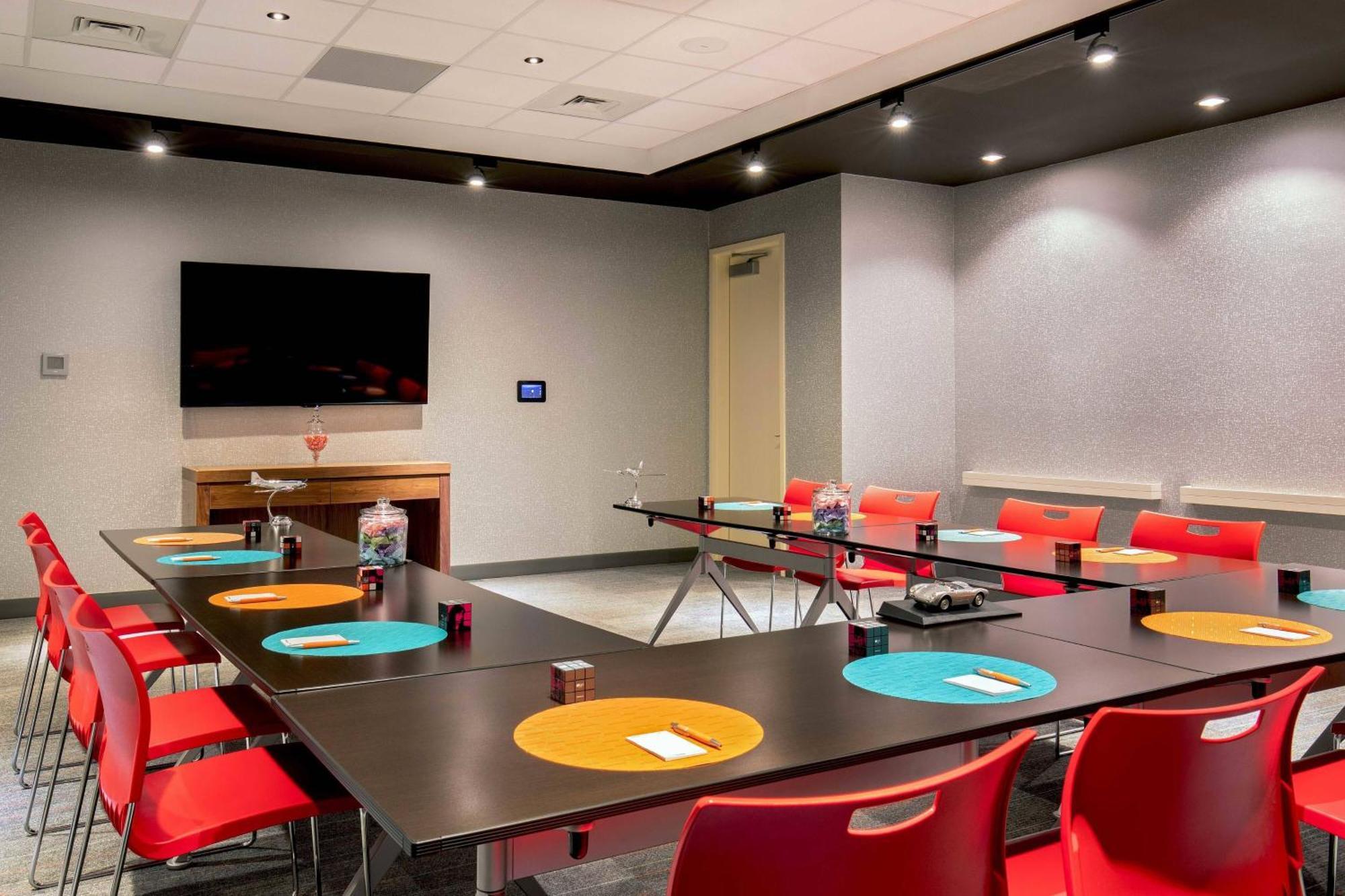 Aloft Alpharetta Hotel Bagian luar foto